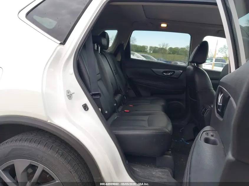 2016 NISSAN ROGUE SL