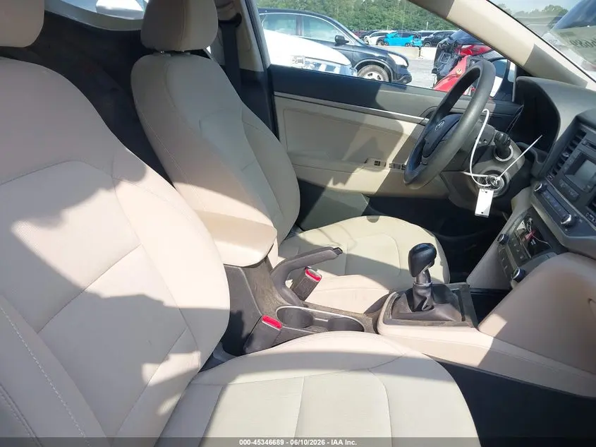 2018 HYUNDAI ELANTRA SE