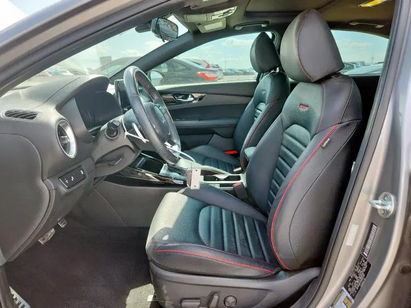 2023 KIA FORTE GT  