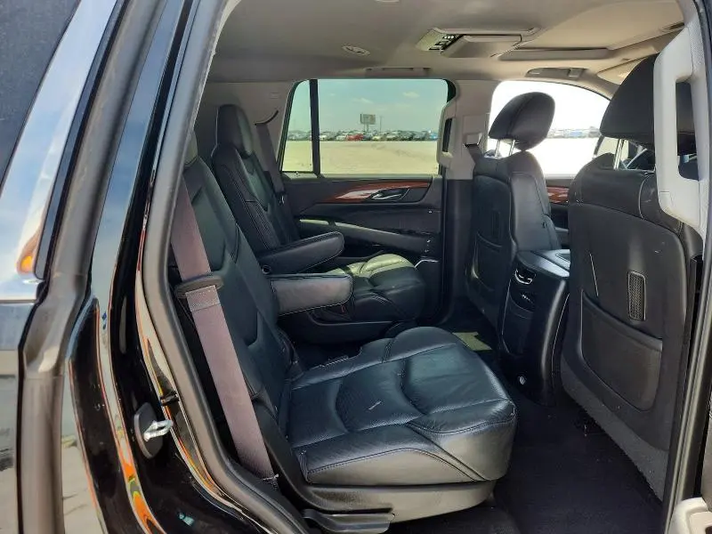 2016 CADILLAC ESCALADE LUXURY  