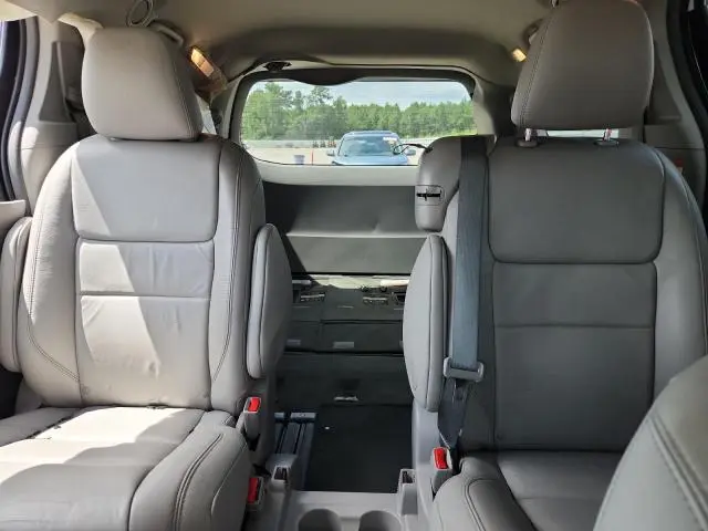 2015 TOYOTA SIENNA XLE  