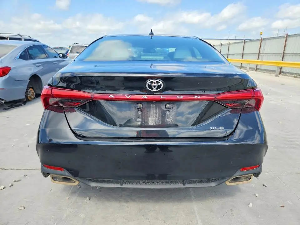 2020 TOYOTA AVALON XLE  