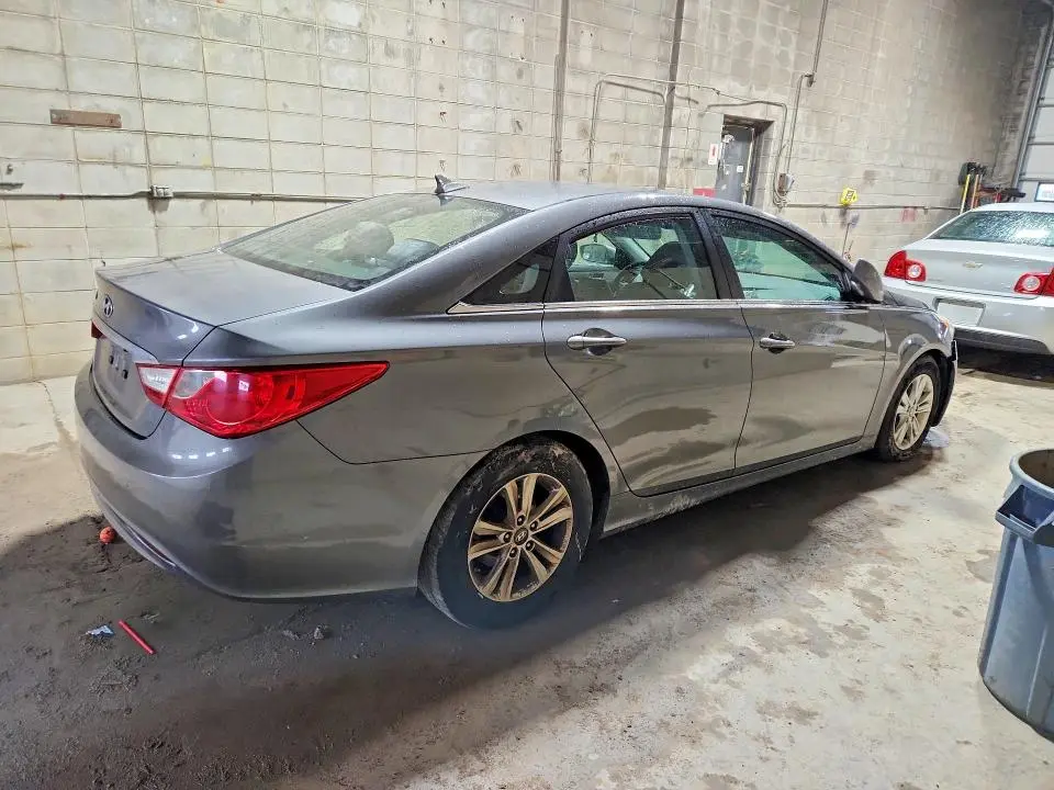 2011 HYUNDAI SONATA GLS  