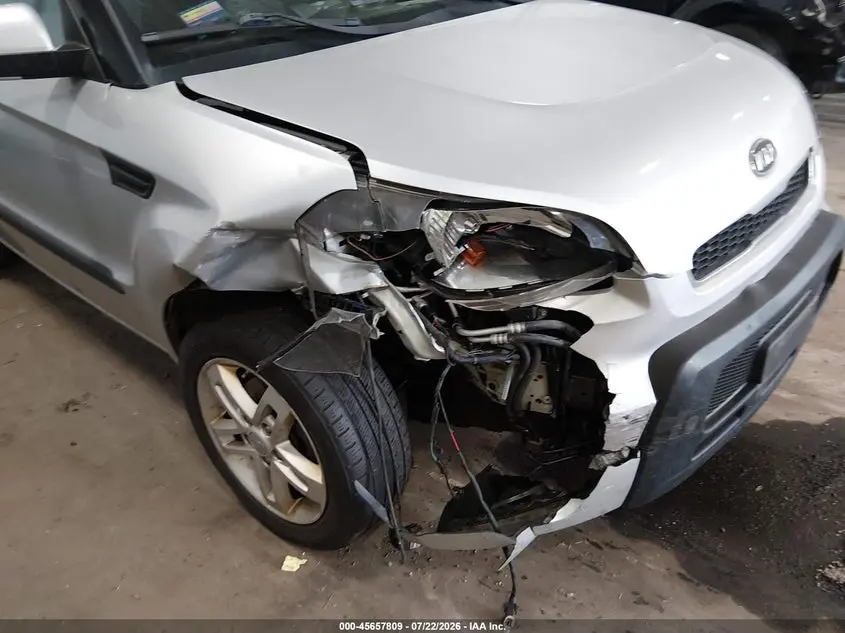 2011 KIA SOUL +