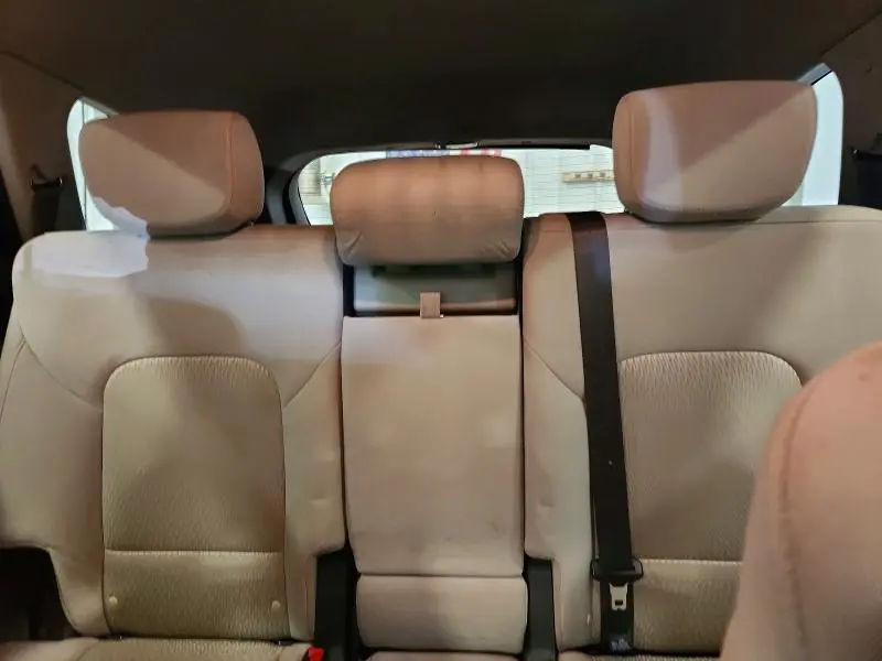 2018 HYUNDAI SANTA FE SE  