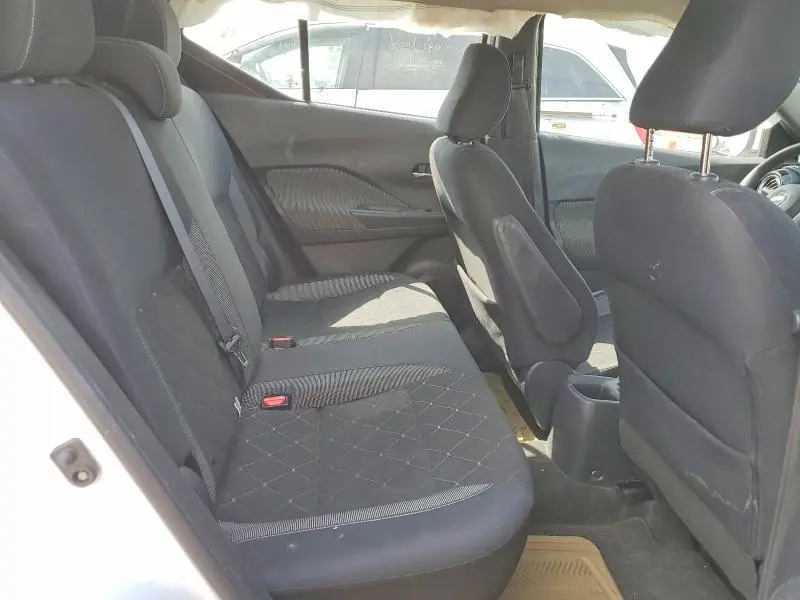2019 NISSAN KICKS S  