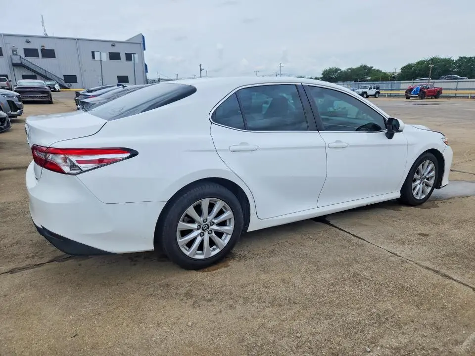 2018 TOYOTA CAMRY LE  