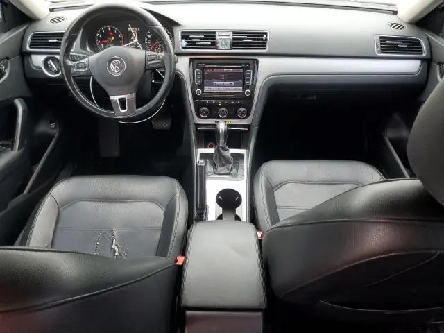 2013 VOLKSWAGEN PASSAT SE  