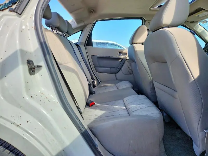 2010 FORD FOCUS SE  