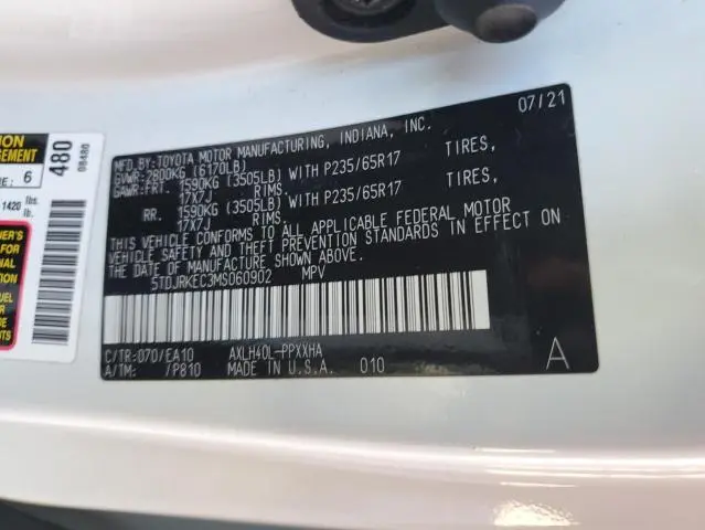 2021 TOYOTA SIENNA XLE  