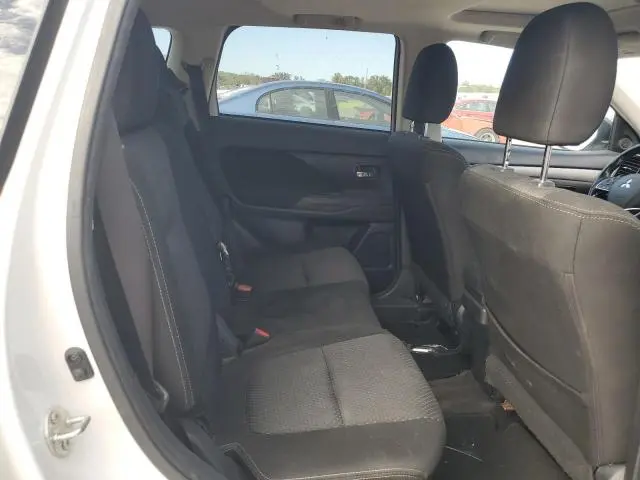 2017 MITSUBISHI OUTLANDER SE