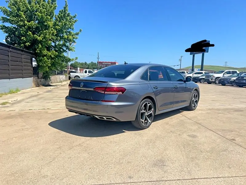 2022 VOLKSWAGEN PASSAT R-LINE  