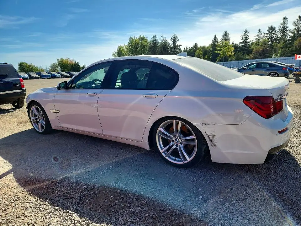2014 BMW 750 XI  