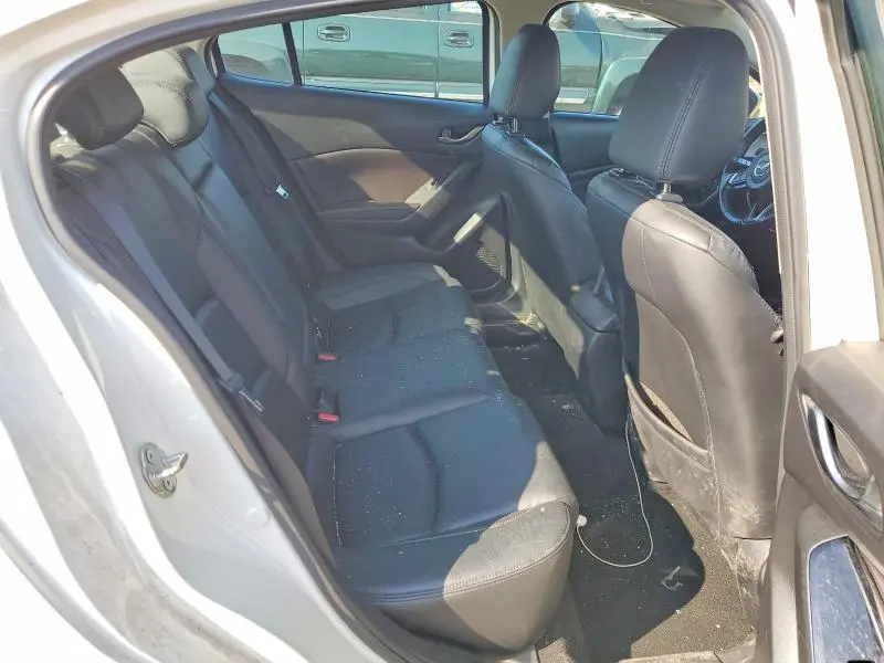 2017 MAZDA 3 TOURING  