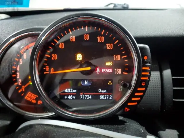 2017 MINI COOPER 