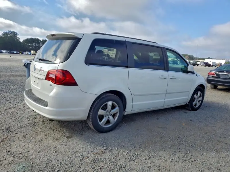 2011 VOLKSWAGEN ROUTAN SE  