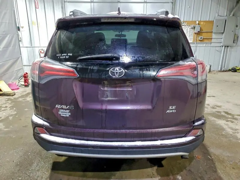 2016 TOYOTA RAV4 SE  