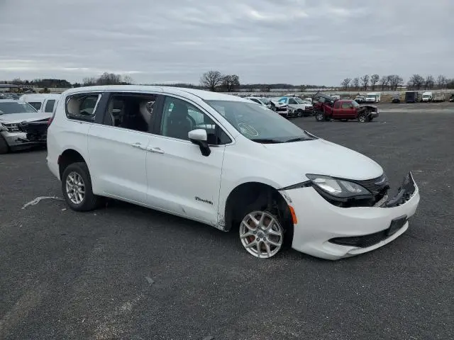 2022 CHRYSLER VOYAGER LX  