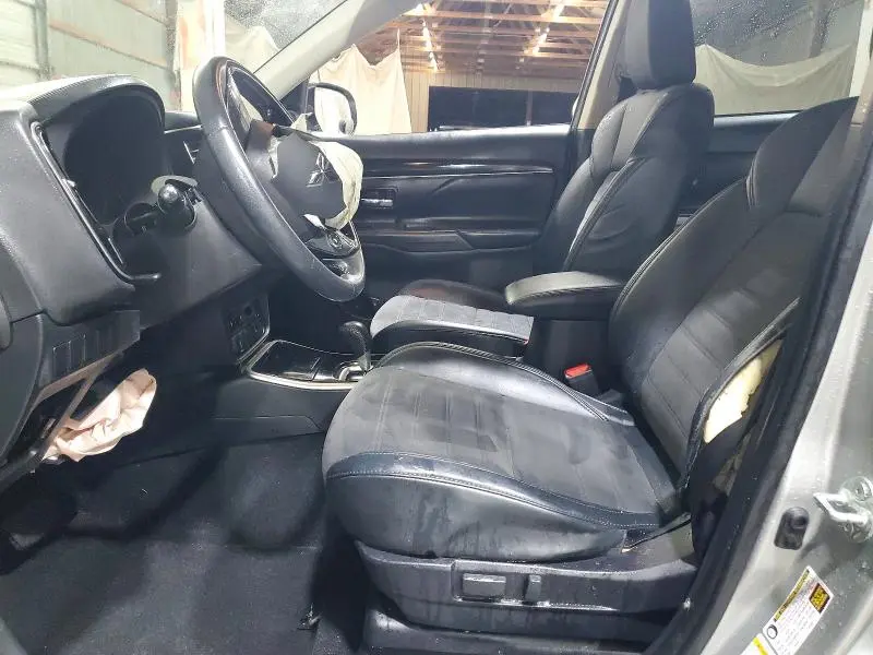 2019 MITSUBISHI OUTLANDER SE  