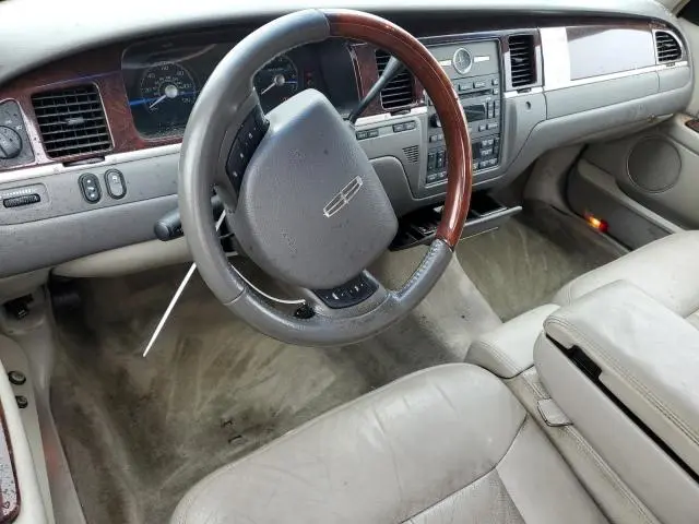 2010 LINCOLN TOWN CAR SIGNATURE LIMITED  