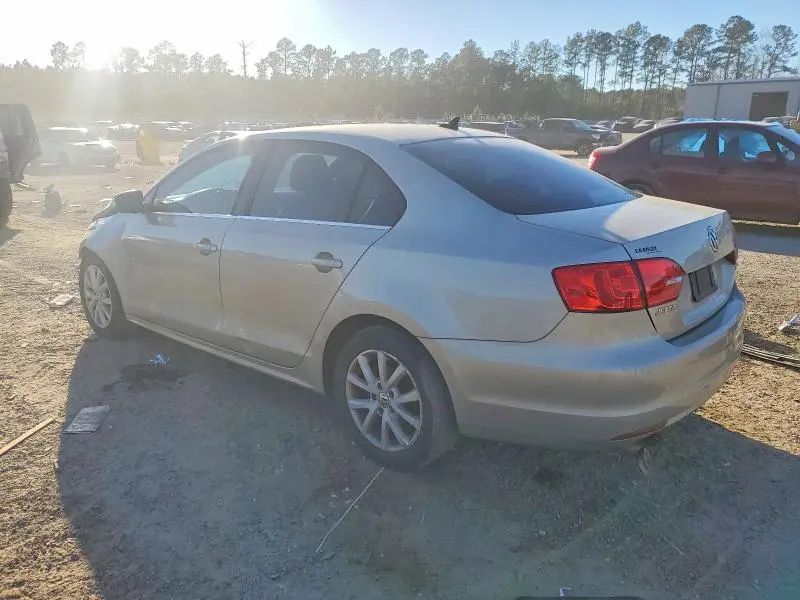 2013 VOLKSWAGEN JETTA SE  