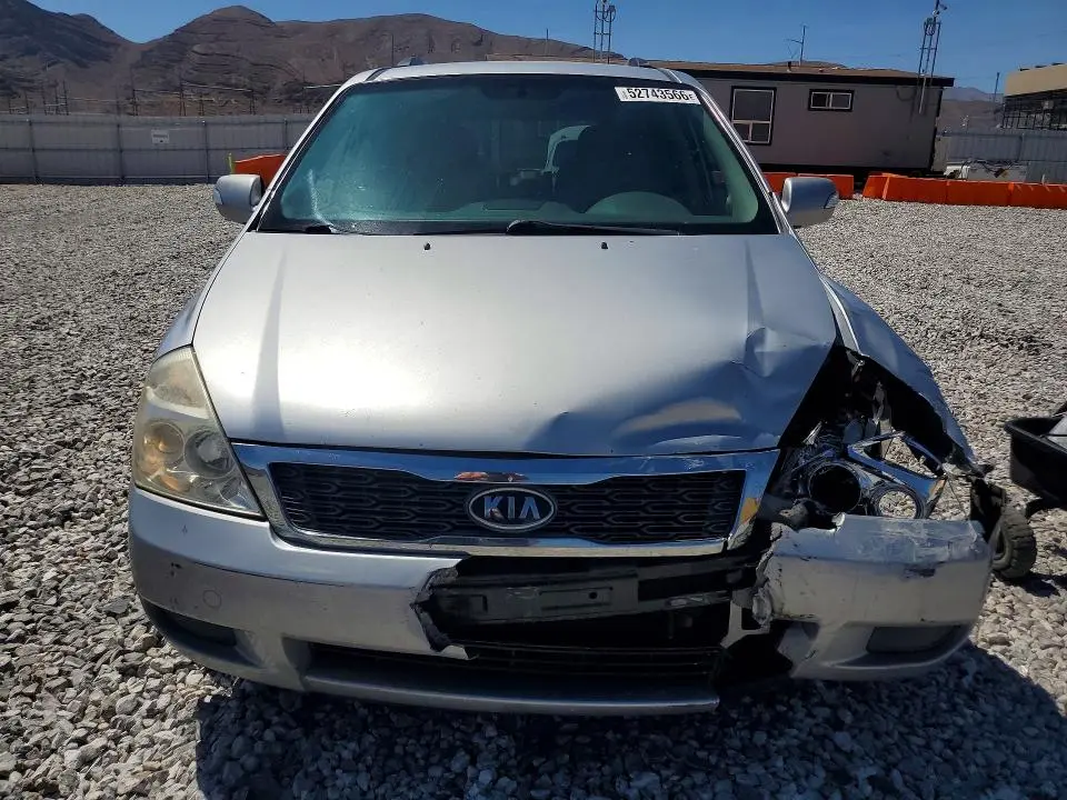 2011 KIA SEDONA LX  