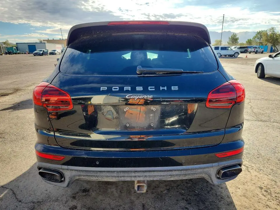 2016 PORSCHE CAYENNE   