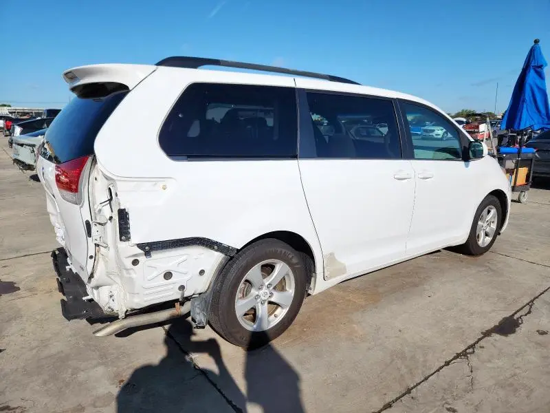 2012 TOYOTA SIENNA LE  