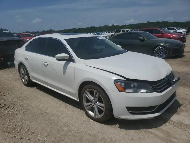 2015 VOLKSWAGEN PASSAT SE  