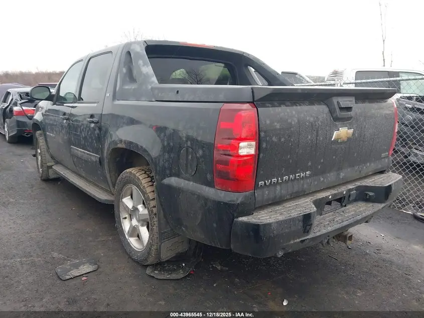2011 CHEVROLET AVALANCHE LT