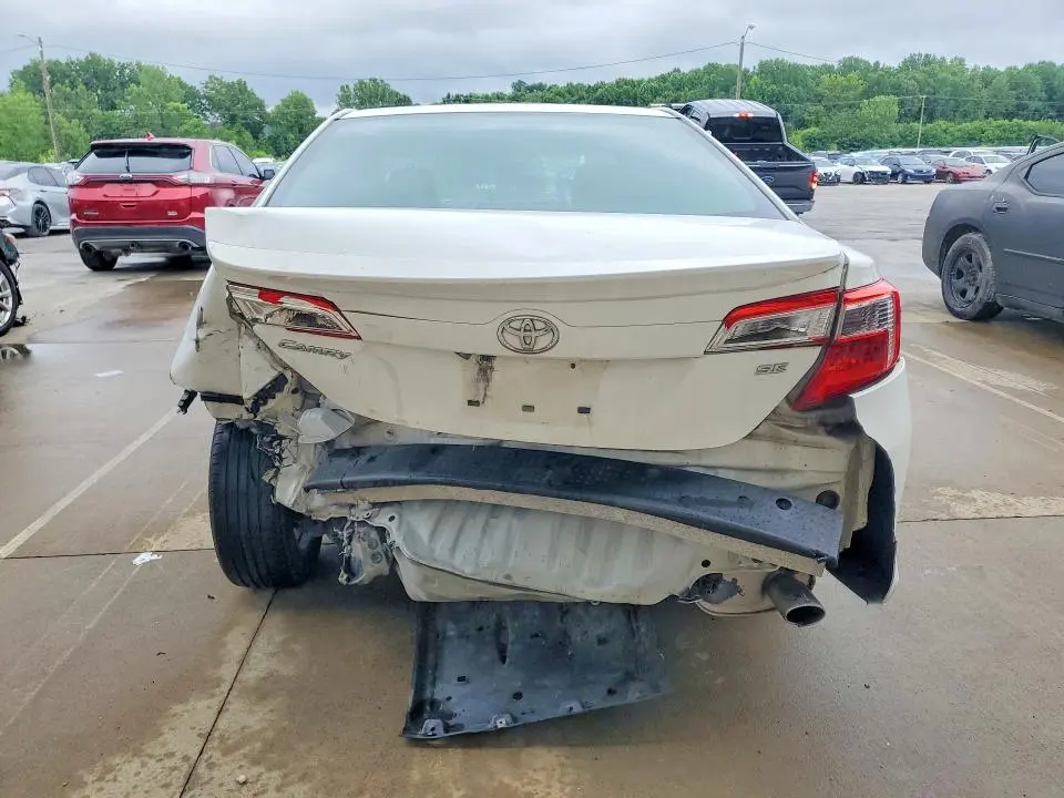 2012 TOYOTA CAMRY SE  