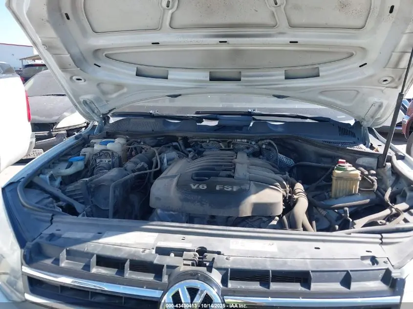 2013 VOLKSWAGEN TOUAREG VR6 SPORT