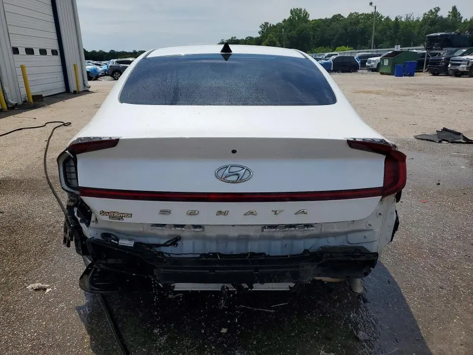 2021 HYUNDAI SONATA SE  