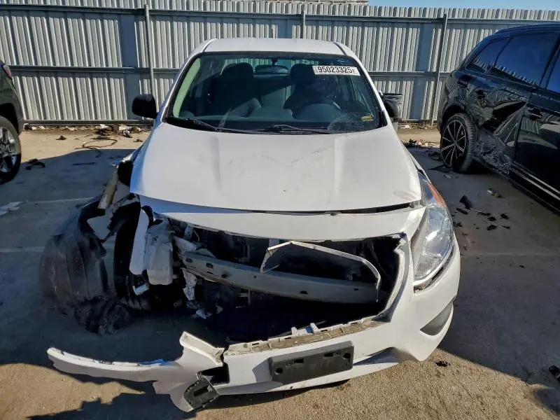 2015 NISSAN VERSA S  