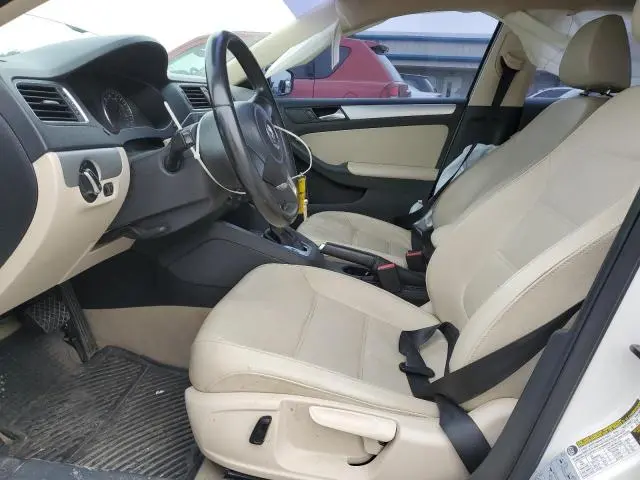 2013 VOLKSWAGEN JETTA SE  