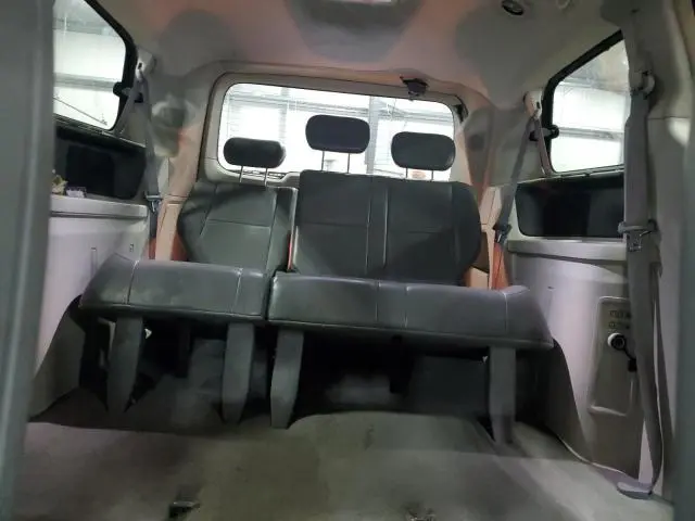 2010 VOLKSWAGEN ROUTAN SE  