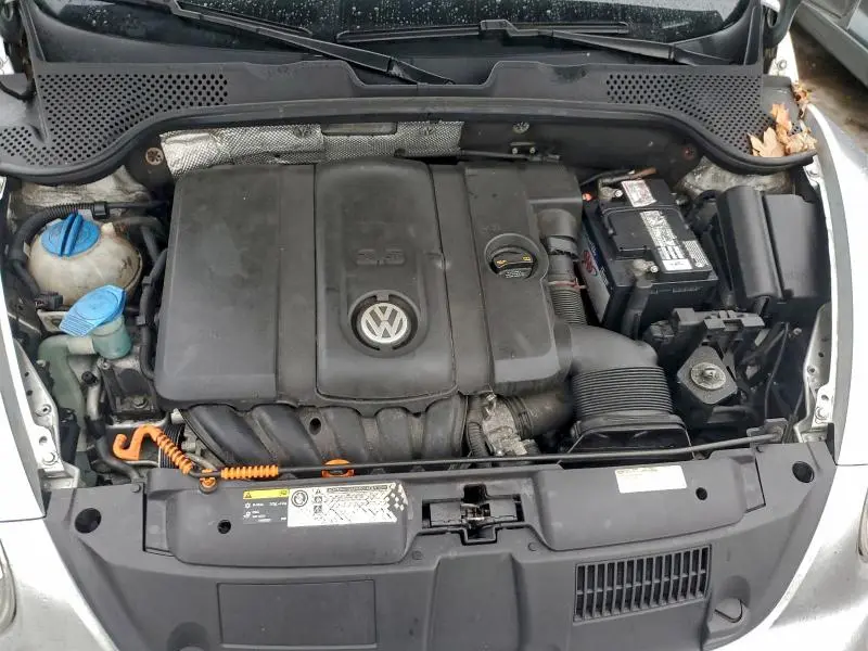 2013 VOLKSWAGEN BEETLE   