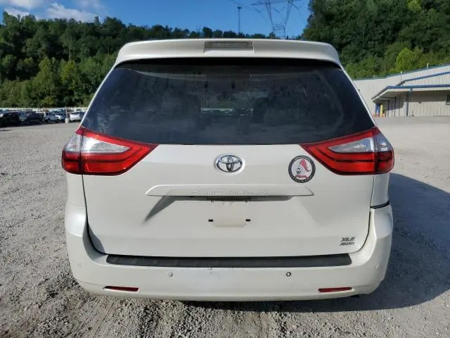 2015 TOYOTA SIENNA XLE  