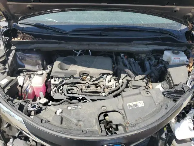 2021 TOYOTA SIENNA LE  