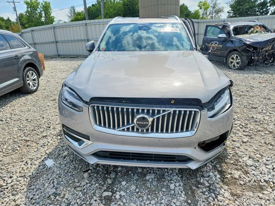 2024 VOLVO XC90 PLUS  