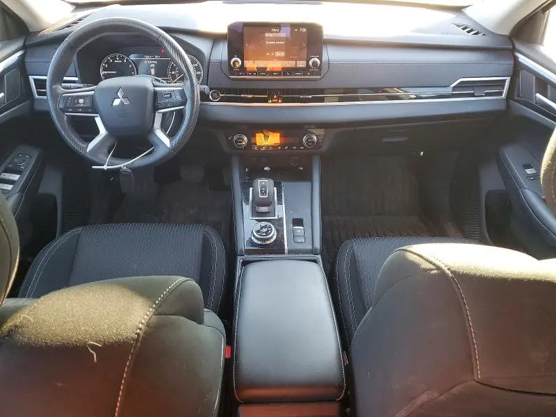 2022 MITSUBISHI OUTLANDER ES  