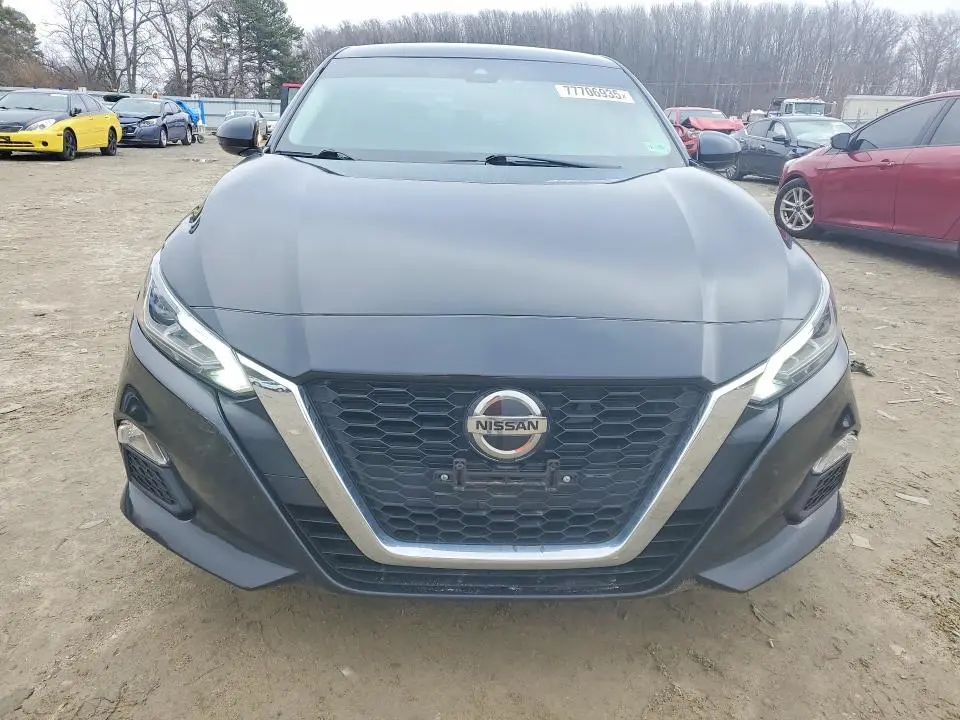 2022 NISSAN ALTIMA SV  