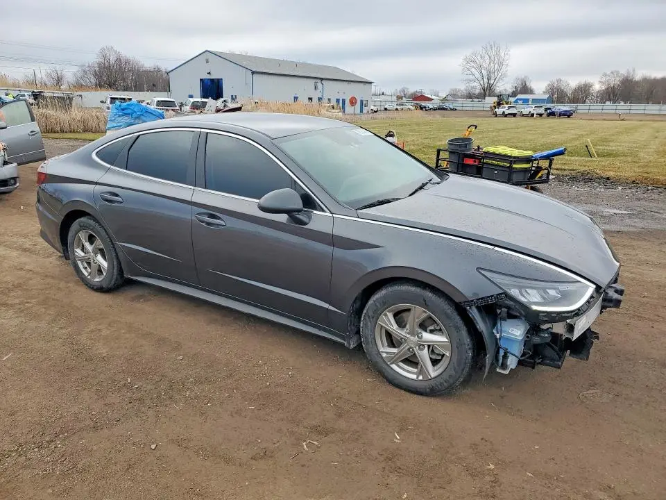 2022 HYUNDAI SONATA SE  
