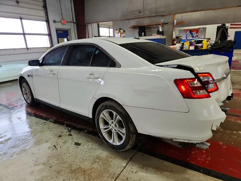 2015 FORD TAURUS SE  