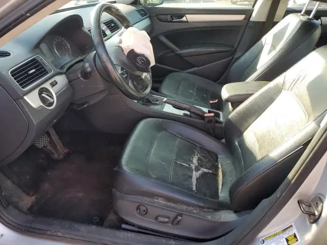 2013 VOLKSWAGEN PASSAT SE  