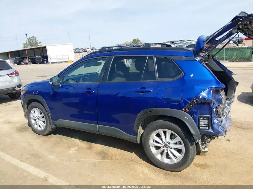 2025 TOYOTA COROLLA CROSS LE