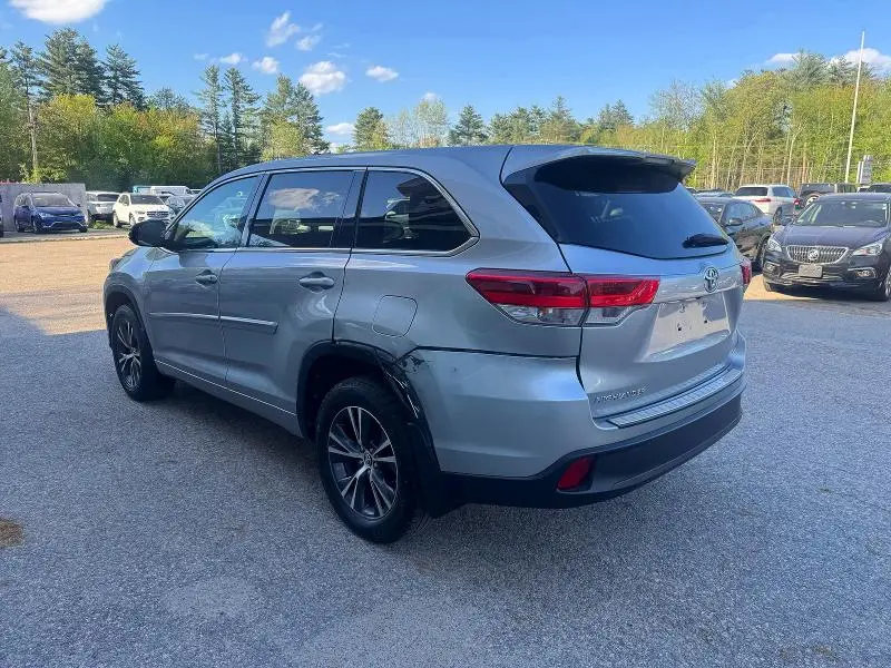 2018 TOYOTA HIGHLANDER LE  