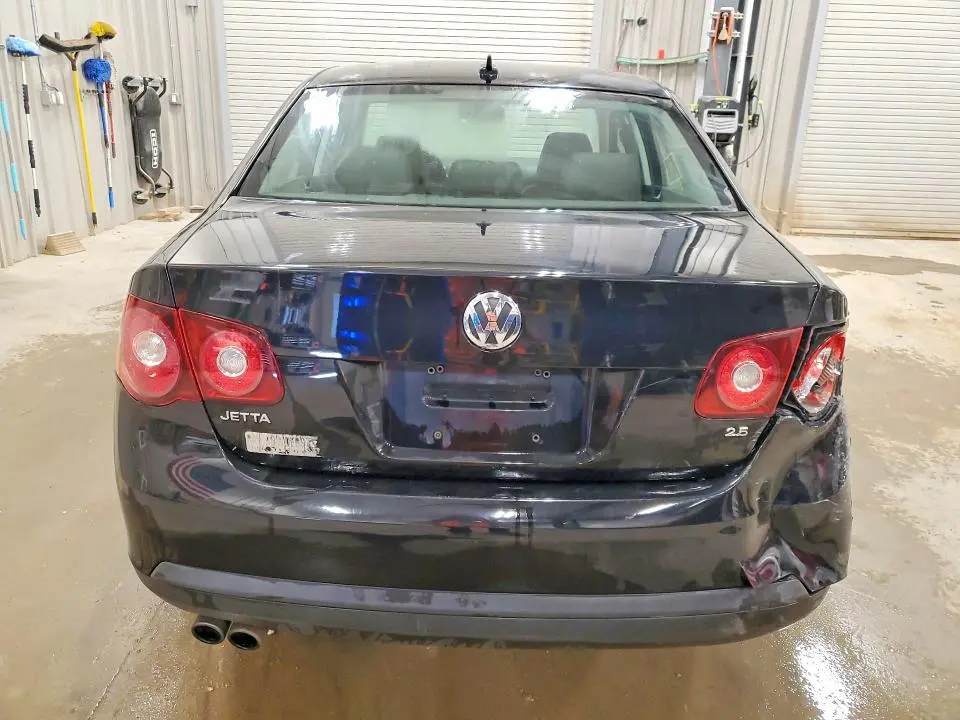 2010 VOLKSWAGEN JETTA SE  