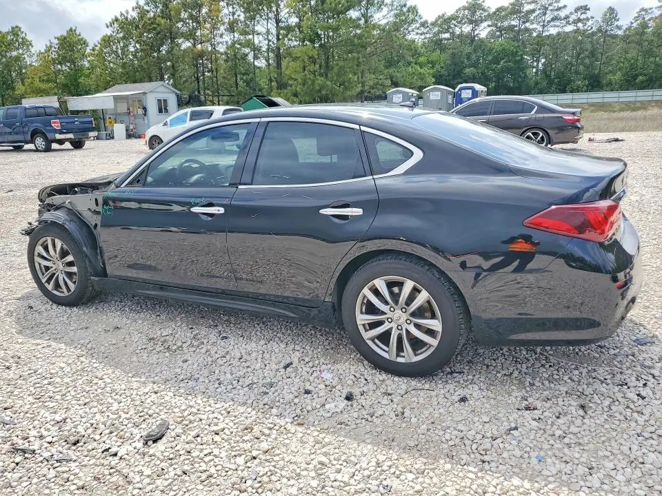 2015 INFINITI Q70 3.7  