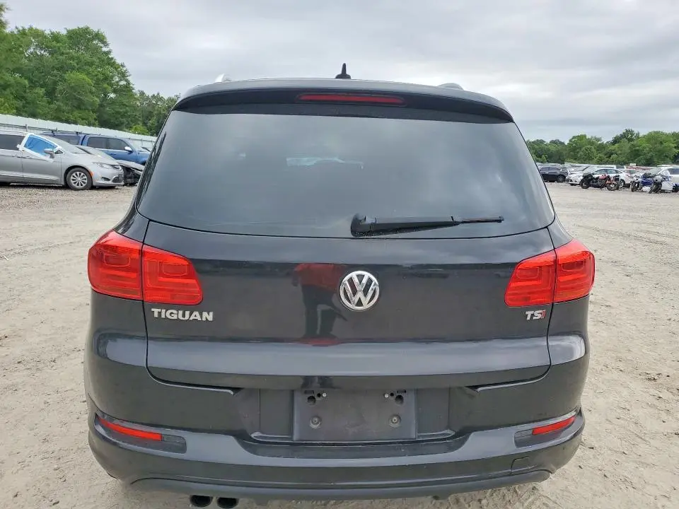 2017 VOLKSWAGEN TIGUAN   